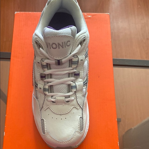 Vionic Women’s 23TWalk  White and Lavender Sneakers Size 5 - Picture 1 of 13